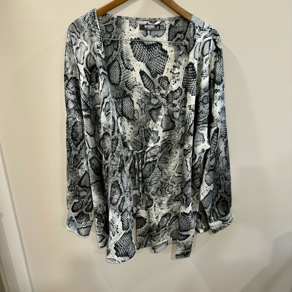 Misguided Snakeskin Wrap Blouse - Picture 2 of 7